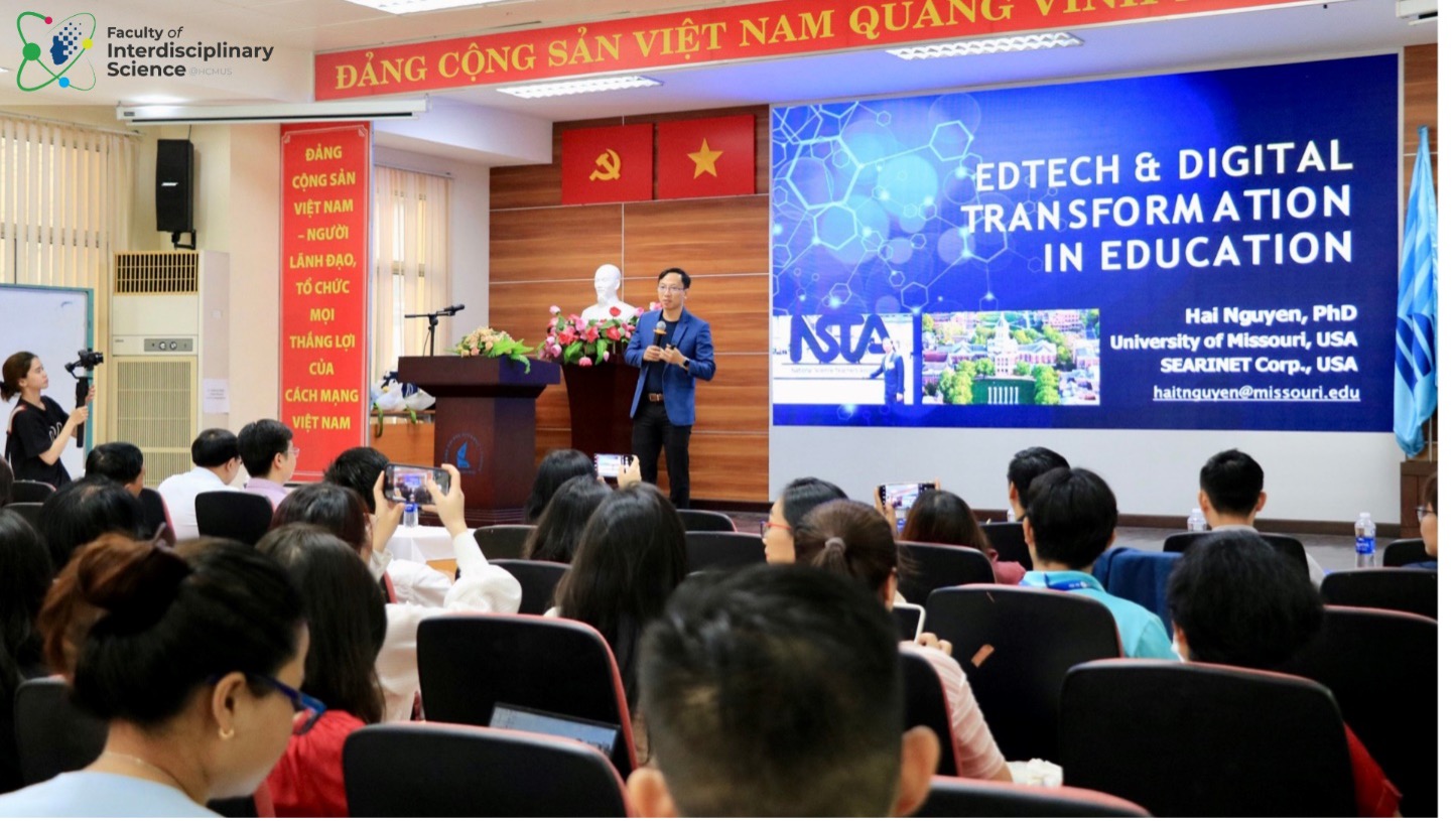 Dr Nguyễn Thành Hải - Research Team Leader of the STEM THRIVE Education Program at the University of Missouri, and Founder and CEO of SEARINET Corporation in the United States shared on the topic ‘ Educational technology and digital transformation in education’
