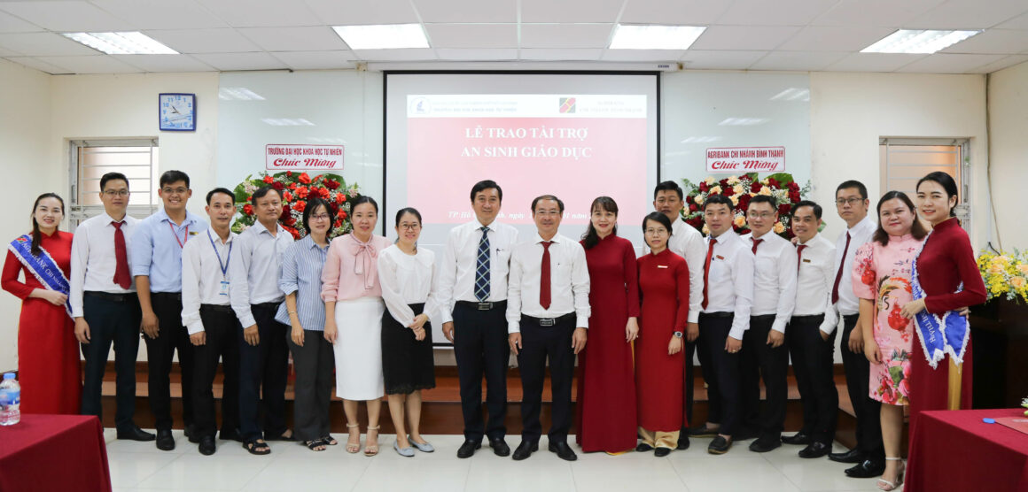 AWARDS CEREMONY OF ‘AGRIBANK ACCOMPANY WITH NEW STUDENTS IN 2022’ PROGRAM AND ‘EDUCATION SECURITY ALLOWANCE’ PROGRAM