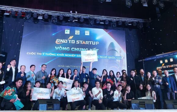 TEAM ALLOEH FROM VNUHCM-US WON THE THIRD PRIZE IN THE NATIONAL TECHNOLOGY INNOVATIVE STARTUP IDEA CONTEST “RND TO STARTUP 2023” FOR THEIR “ALOE VERA GEL PATCH FOR FIRST AID AND SUPPORT IN THE TREATMENT OF 1ST AND 2ND DEGREE THERMAL BURNS.”