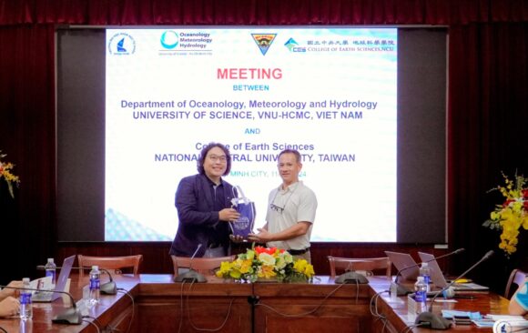 A MEETING AND ACADEMIC EXCHANGE BETWEEN VNUHCM-UNIVERSITY OF SCIENCE AND NATIONAL CENTRAL UNIVERSITY, TAIWAN