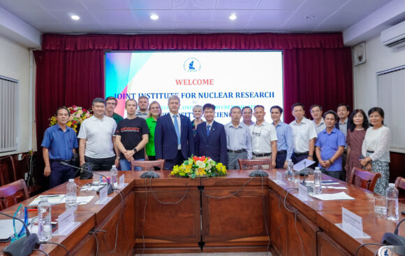 VNUHCM-UNIVERSITY OF SCIENCE WELCOMED AND COLLABORATED WITH THE JOINT INSTITUTE FOR NUCLEAR RESEARCH