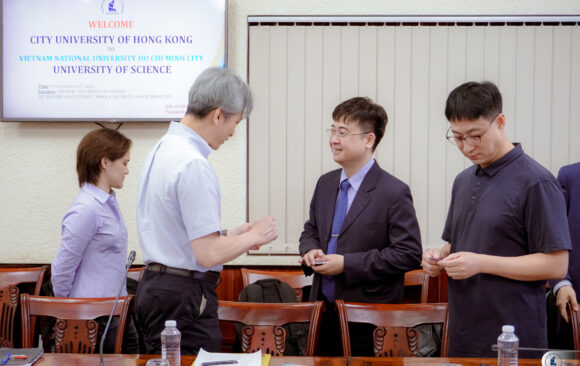 UNIVERSITY OF SCIENCE WELCOMED AND COLLABORATED WITH CITY UNIVERSITY OF HONG KONG