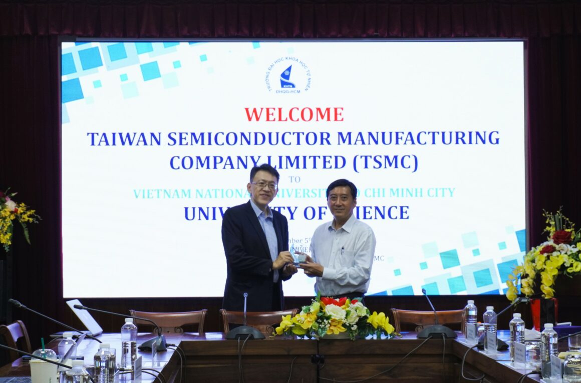 VNUHCM-UNIVERSITY OF SCIENCE HELD A MEETING WITH TAIWAN SEMICONDUCTOR MANUFACTURING COMPANY LIMITED