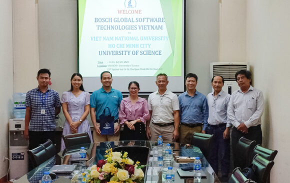 z6853023184716_90ca5b637b1a8c685bf74c7df200b9fb VNUHCM-UNIVERSITY OF SCIENCE AND BOSCH VIET NAM STRENGTHEN PRACTICE-ORIENTED EDUCATION COLLABORATION