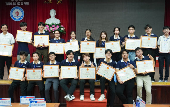 DSC02481 HCMUS BIOLOGY STUDENTS SECURE 16 AWARDS AT THE 5TH NATIONAL BIOLOGY OLYMPIAD FOR UNIVERSITY STUDENTS
