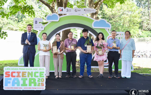 HCMUS FACULTY OF INTERDISCIPLINARY SCIENCES PROMOTES THE “GREEN CAREER” SPIRIT AT SCIENCE FAIR 2025