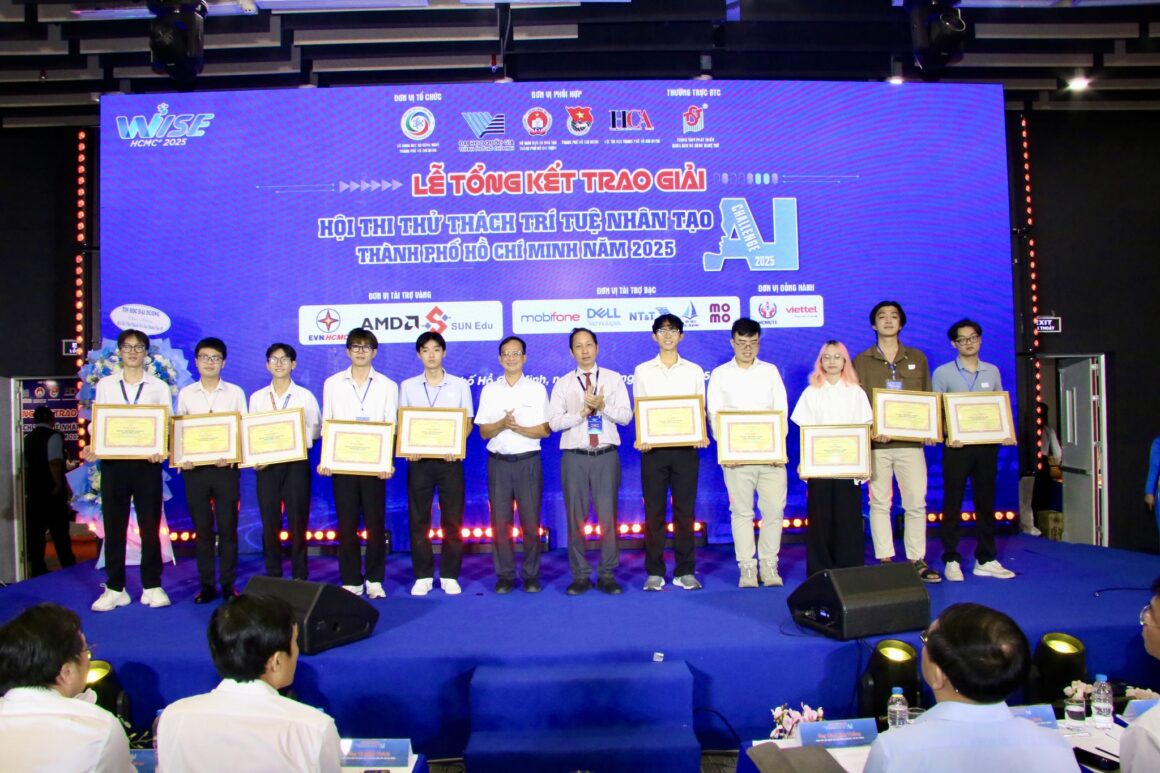 VNUHCM-UNIVERSITY OF SCIENCE STUDENTS ACHIEVE NOTEWORTHY SUCCESS AT HO CHI MINH CITY ARTIFICIAL INTELLIGENCE CHALLENGE 2025