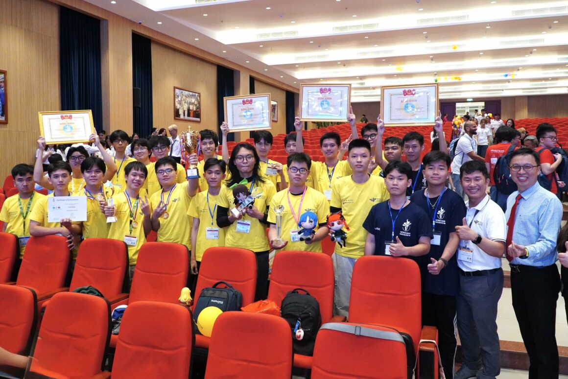 VNUHCM-UNIVERSITY OF SCIENCE SECURES SUPER CUP VICTORY AT THE 2025 VIET NAM STUDENT INFORMATICS OLYMPIAD