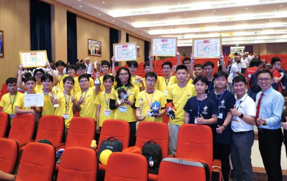 596339459_1267038555457271_5404431415206266075_n VNUHCM-UNIVERSITY OF SCIENCE SECURES SUPER CUP VICTORY AT THE 2025 VIET NAM STUDENT INFORMATICS OLYMPIAD