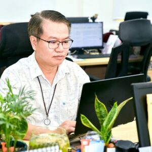 [OUTSTANDING ROLE MODELS] RETURNING TO FORGE THE FUTURE OF TECHNOLOGY