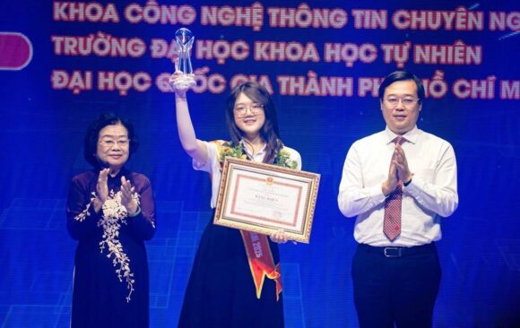 UNDERGRADUATE STUDENT FROM VNUHCM-UNIVERSITY OF SCIENCE HONOURED AS HO CHI MINH CITY OUTSTANDING YOUNG CITIZEN 2025