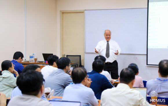 641560826_1327602446067548_5532164882864161889_n DR NGUYỄN VĂN SƠN DELIVERS INTENSIVE SEMICONDUCTOR TECHNOLOGY COURSE AT VNUHCM–UNIVERSITY OF SCIENCE