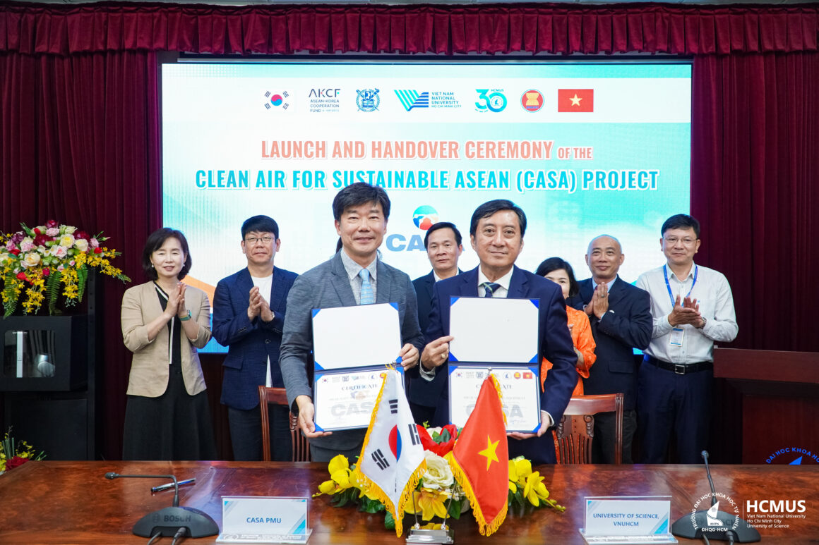 CASA-VN PROJECT LAUNCH AND HANDOVER CEREMONY AT HCMUS