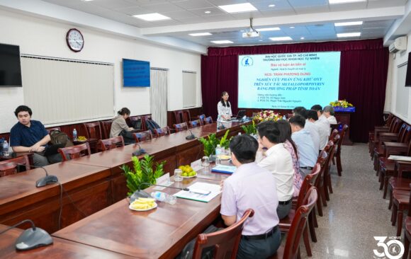 [DOCTORAL THESIS DEFENCE] DOCTORAL RESEARCHER TRẦN PHƯƠNG DUNG SUCCESSFULLY DEFENDS DOCTORAL THESIS IN THEORETICAL AND PHYSICAL CHEMISTRY