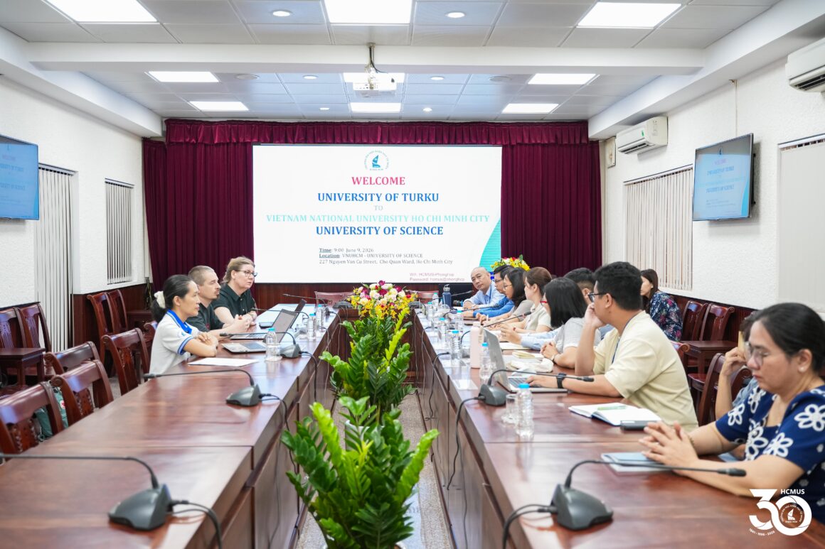 HCMUS WELCOMES VISITING PROFESSORS FROM THE UNIVERSITY OF TURKU, FINLAND