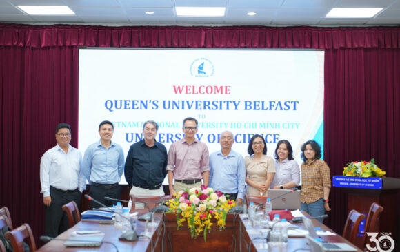 VNUHCM–UNIVERSITY OF SCIENCE (HCMUS) HOLDS WORKING SESSION WITH THE SCHOOL OF BIOLOGICAL SCIENCES, QUEEN’S UNIVERSITY BELFAST (UNITED KINGDOM)