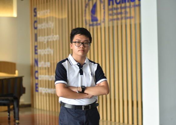 [OUTSTANDING ROLE MODELS] APMO GOLD, IMO SILVER, AND A JOURNEY TOWARDS THEORETICAL MATHEMATICS