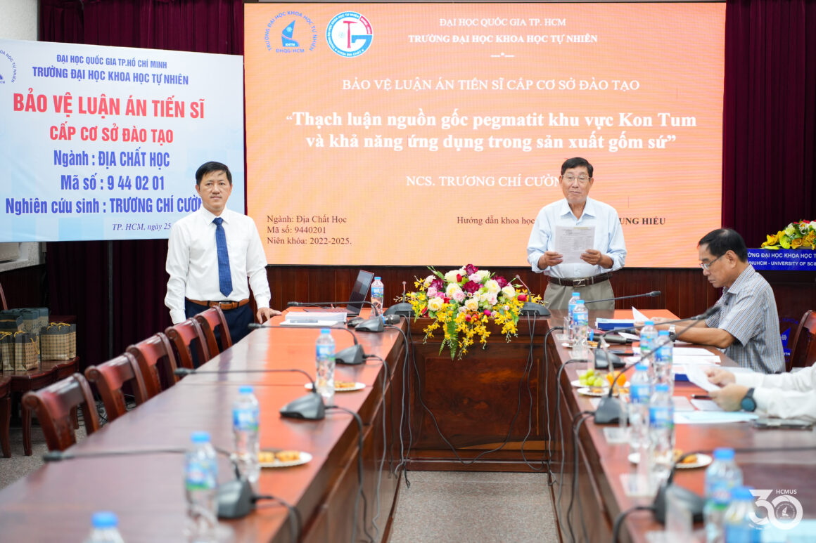 [DOCTORAL THESIS DEFENCE] DOCTORAL RESEARCHER TRƯƠNG CHÍ CƯỜNG SUCCESSFULLY DEFENDS DOCTORAL THESIS ON POTENTIAL APPLICATIONS OF KON TUM PEGMATITE IN CERAMICS MANUFACTURING