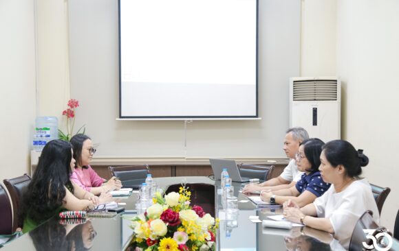 VNUHCM–UNIVERSITY OF SCIENCE MEETS AUSTRADE TO EXPLORE POSTGRADUATE STUDY AND RESEARCH OPPORTUNITIES IN AUSTRALIA