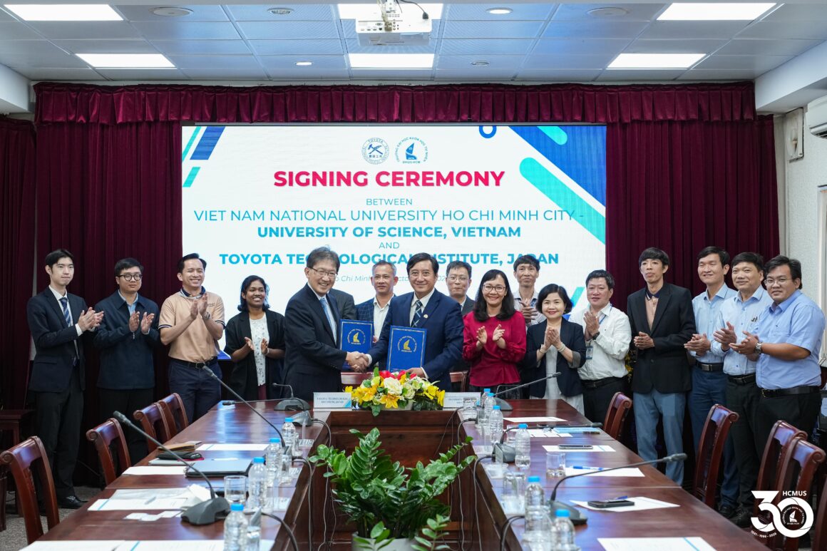 VNUHCM–UNIVERSITY OF SCIENCE RENEWS COOPERATION AGREEMENT WITH TOYOTA TECHNOLOGICAL INSTITUTE, JAPAN